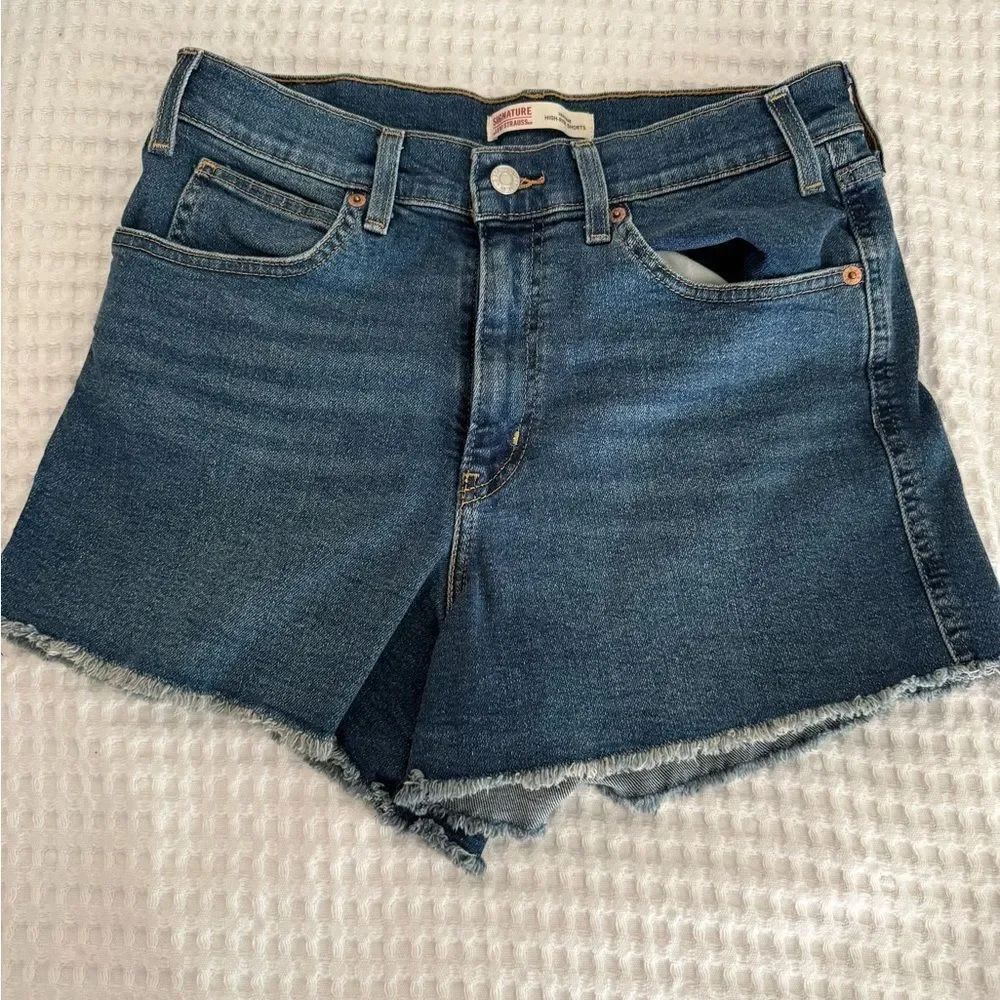 Signature Levi Strauss Heritage High- Rise jean shorts